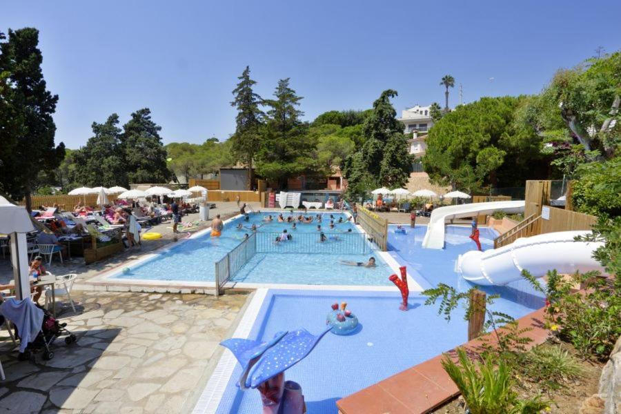 Hotel Camping Sènia Cala Canyelles Lloret de Mar Esterno foto