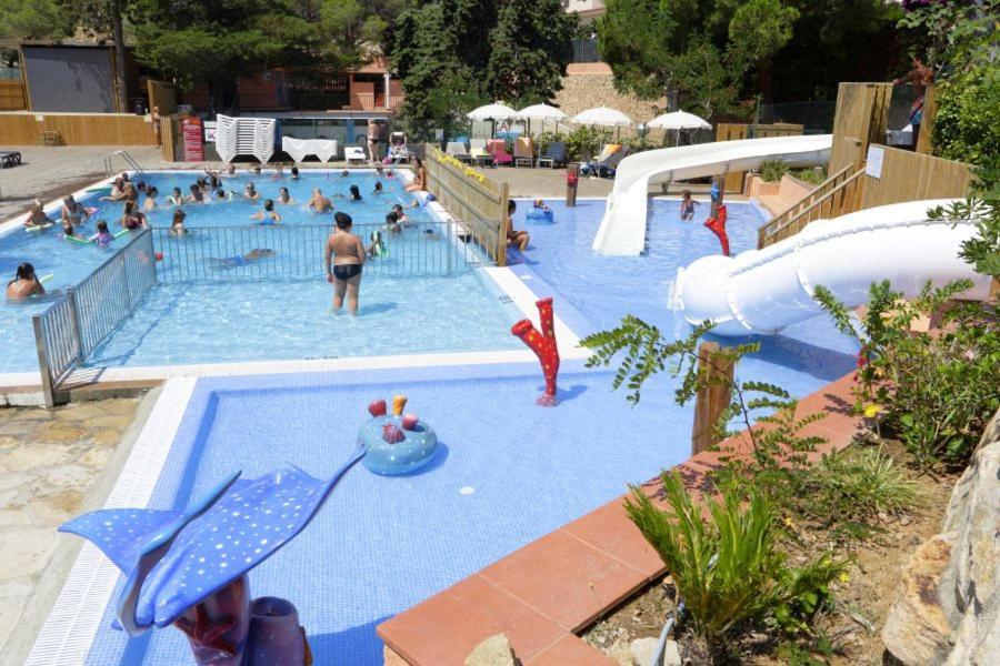 Hotel Camping Sènia Cala Canyelles Lloret de Mar Esterno foto