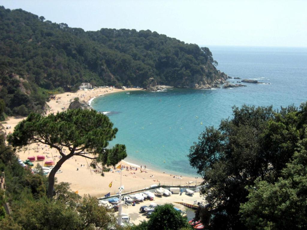 Hotel Camping Sènia Cala Canyelles Lloret de Mar Esterno foto