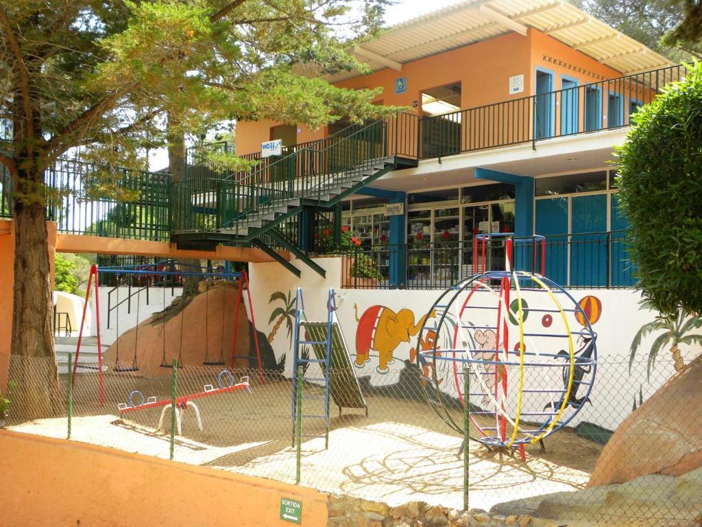 Hotel Camping Sènia Cala Canyelles Lloret de Mar Esterno foto
