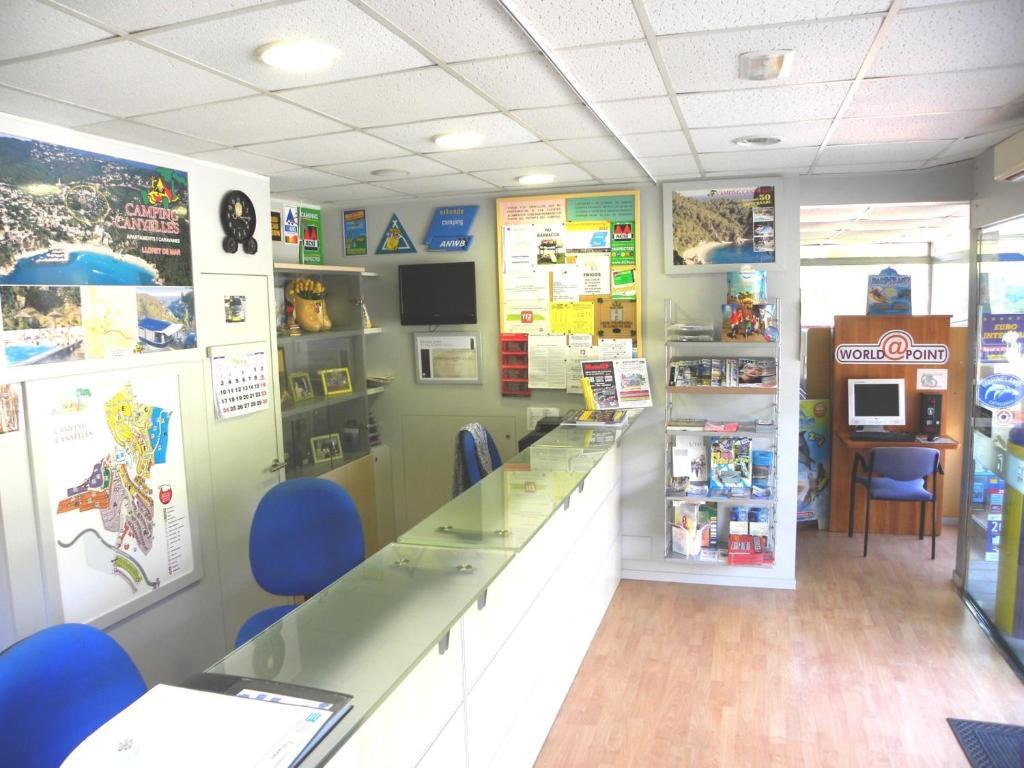 Hotel Camping Sènia Cala Canyelles Lloret de Mar Esterno foto