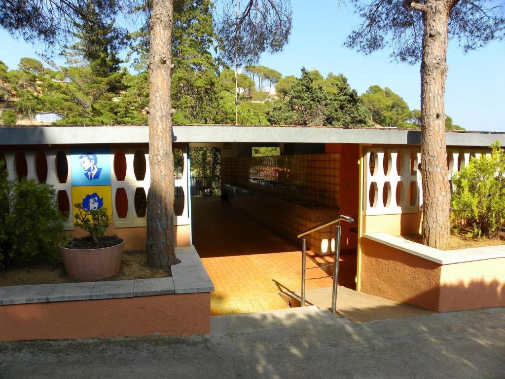 Hotel Camping Sènia Cala Canyelles Lloret de Mar Esterno foto