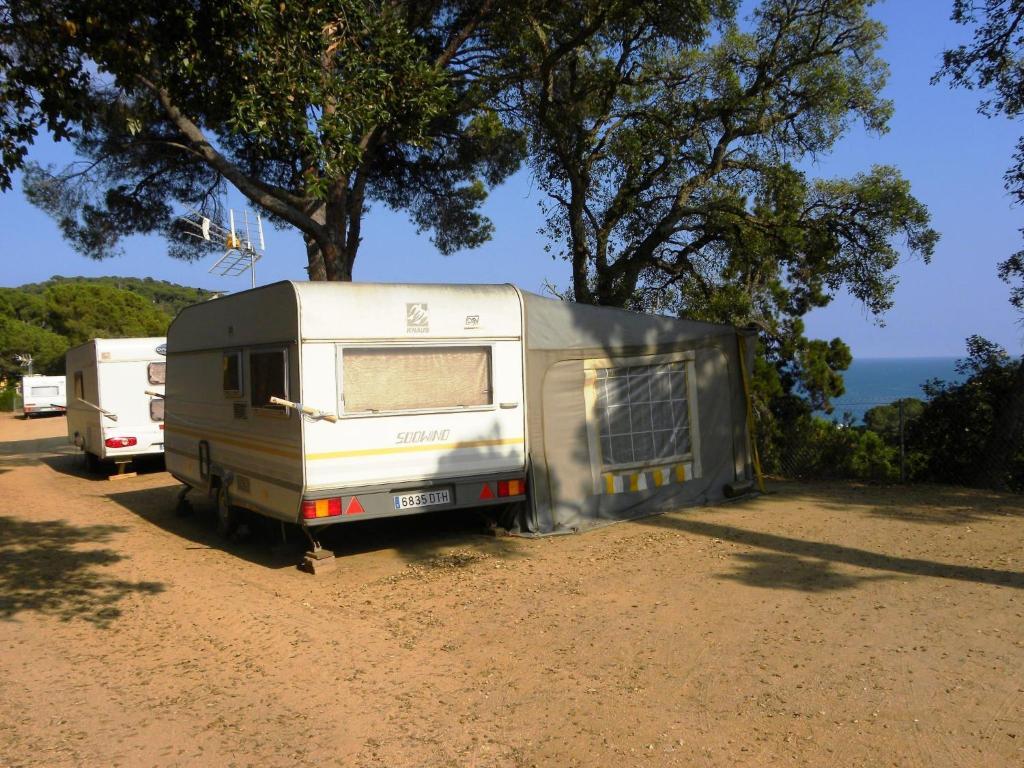 Hotel Camping Sènia Cala Canyelles Lloret de Mar Esterno foto