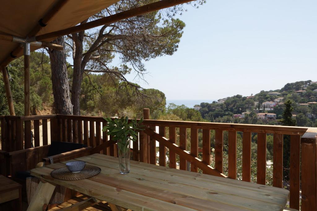 Hotel Camping Sènia Cala Canyelles Lloret de Mar Esterno foto