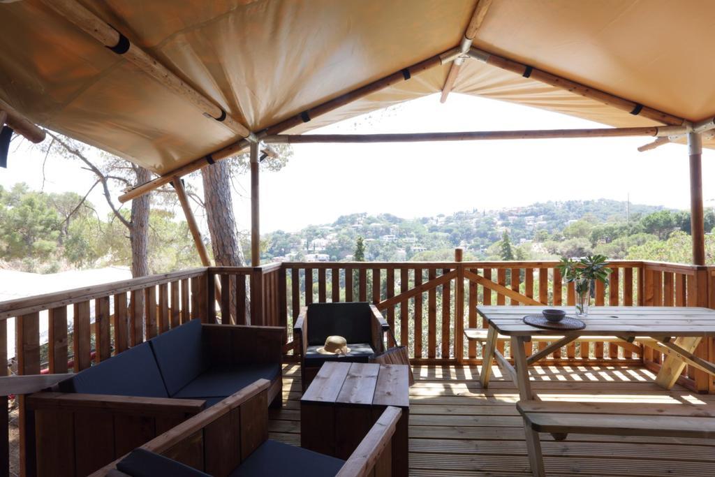 Hotel Camping Sènia Cala Canyelles Lloret de Mar Esterno foto