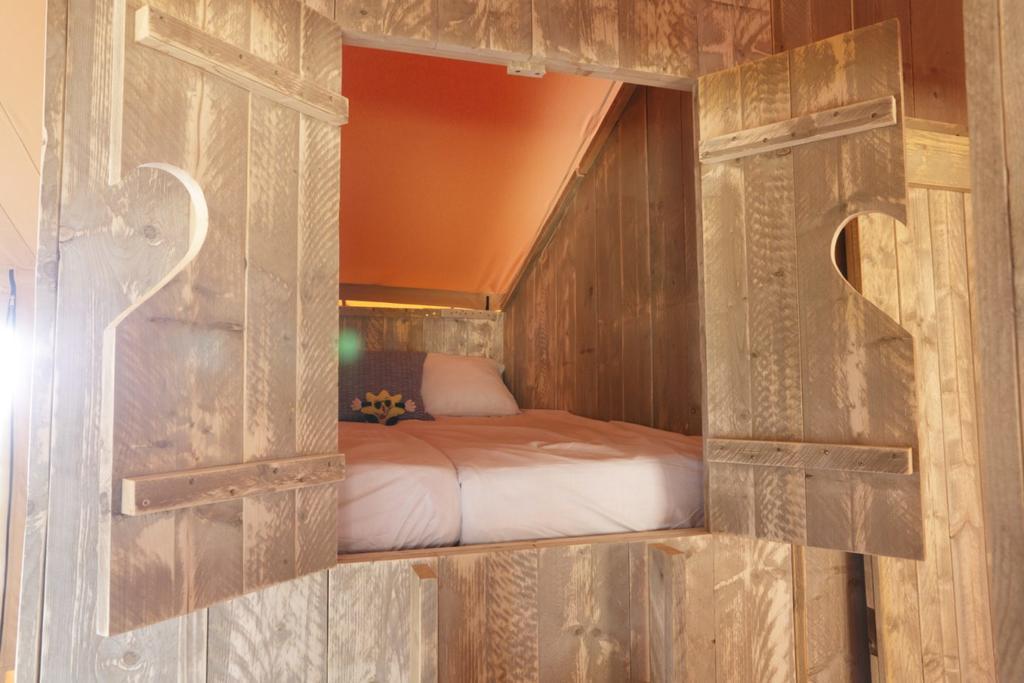 Hotel Camping Sènia Cala Canyelles Lloret de Mar Esterno foto