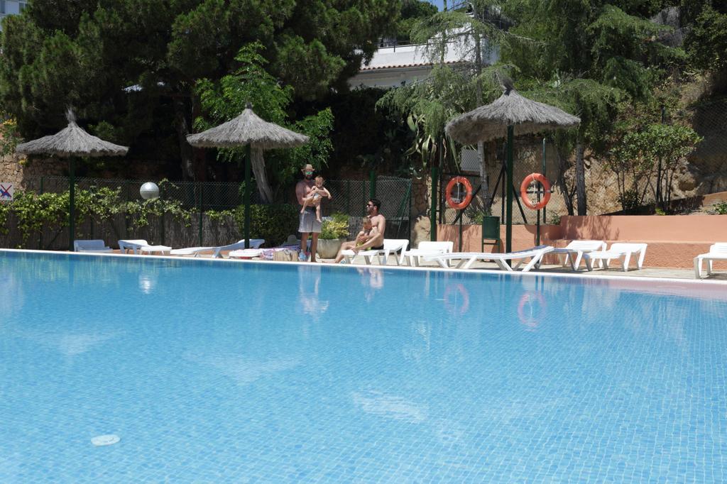 Hotel Camping Sènia Cala Canyelles Lloret de Mar Esterno foto