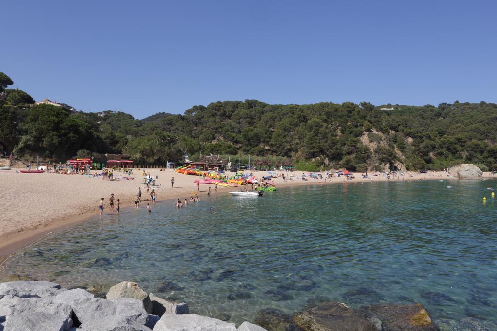 Hotel Camping Sènia Cala Canyelles Lloret de Mar Esterno foto