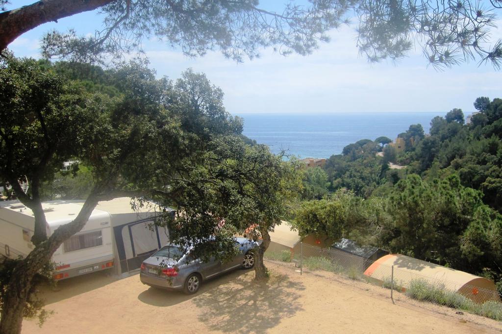 Hotel Camping Sènia Cala Canyelles Lloret de Mar Esterno foto